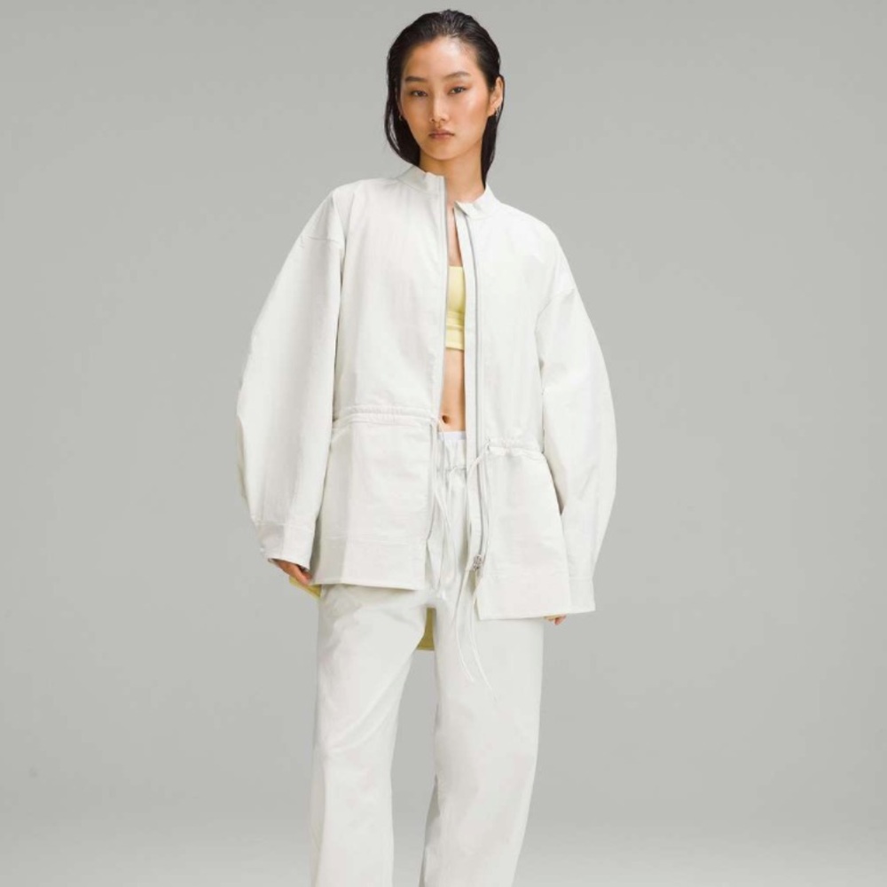 Lululemon Cinch-Waist Stretch Two-way Zip Shirt Jacket Beige Cream Size XL NWT